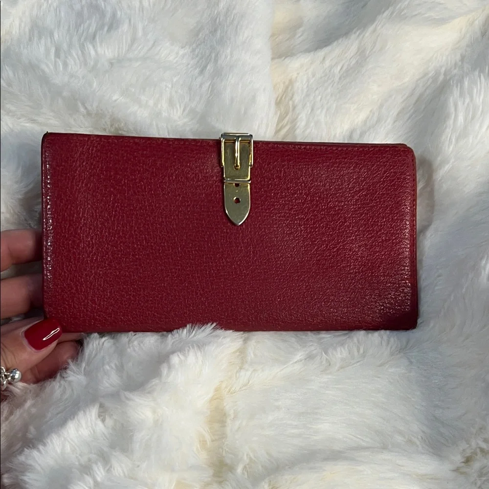 Gucci Red Leather Wallet with Gold Clasp - Picture 1 of 13